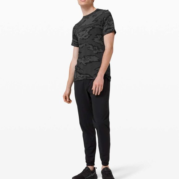 Lululemon Metal Vent Breathe Large Gray Camo Short Sleeve *Chicago - Large - Picture 5 of 11